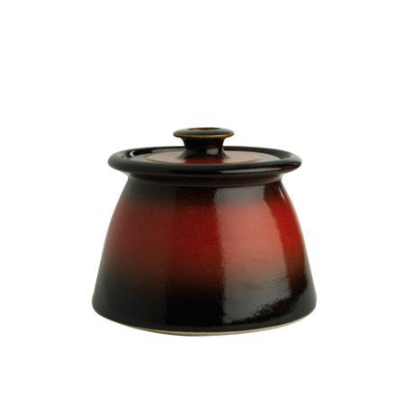 Lidded Casserole Dish (2020), Louis Mulcahy Pottery