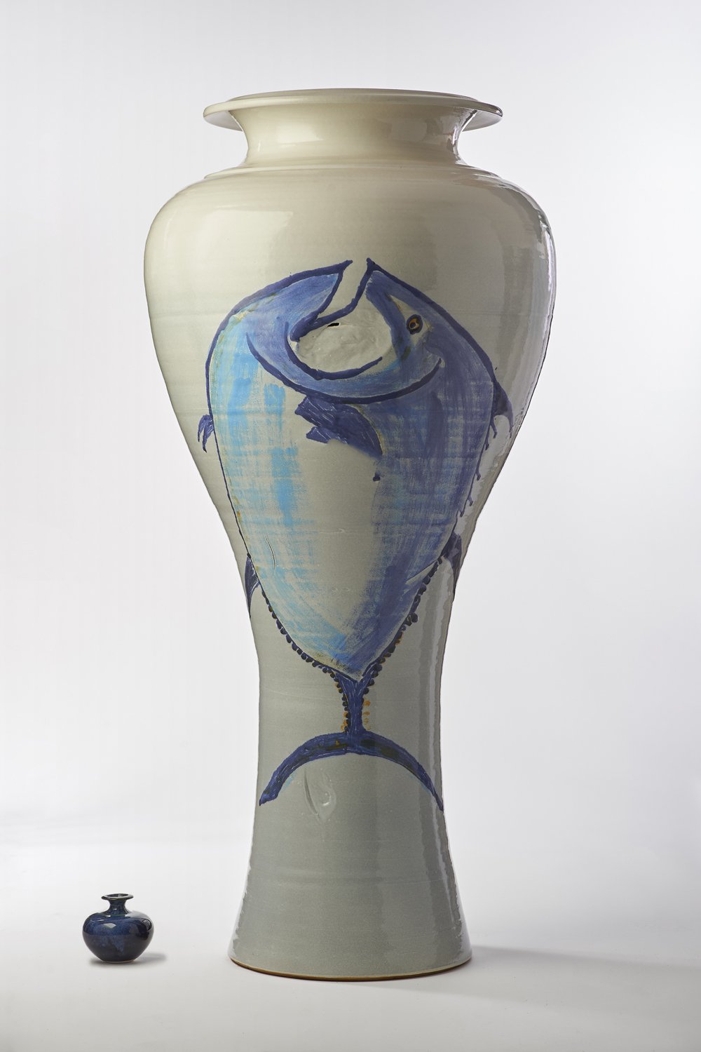 Large Urn (615DZZ2_5554), Louis Mulcahy Pottery