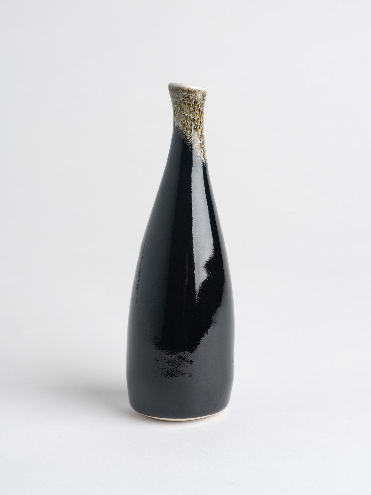 Buidéal bottle shaped vase (307F), Louis Mulcahy Pottery