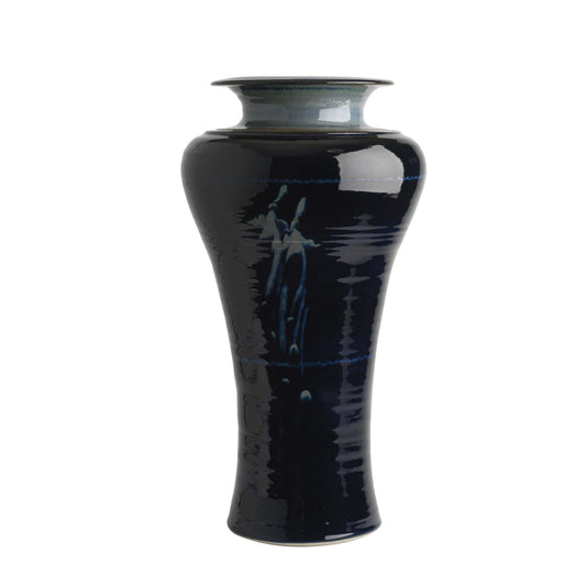 Small Shouldered Urn (615A), Louis Mulcahy Pottery