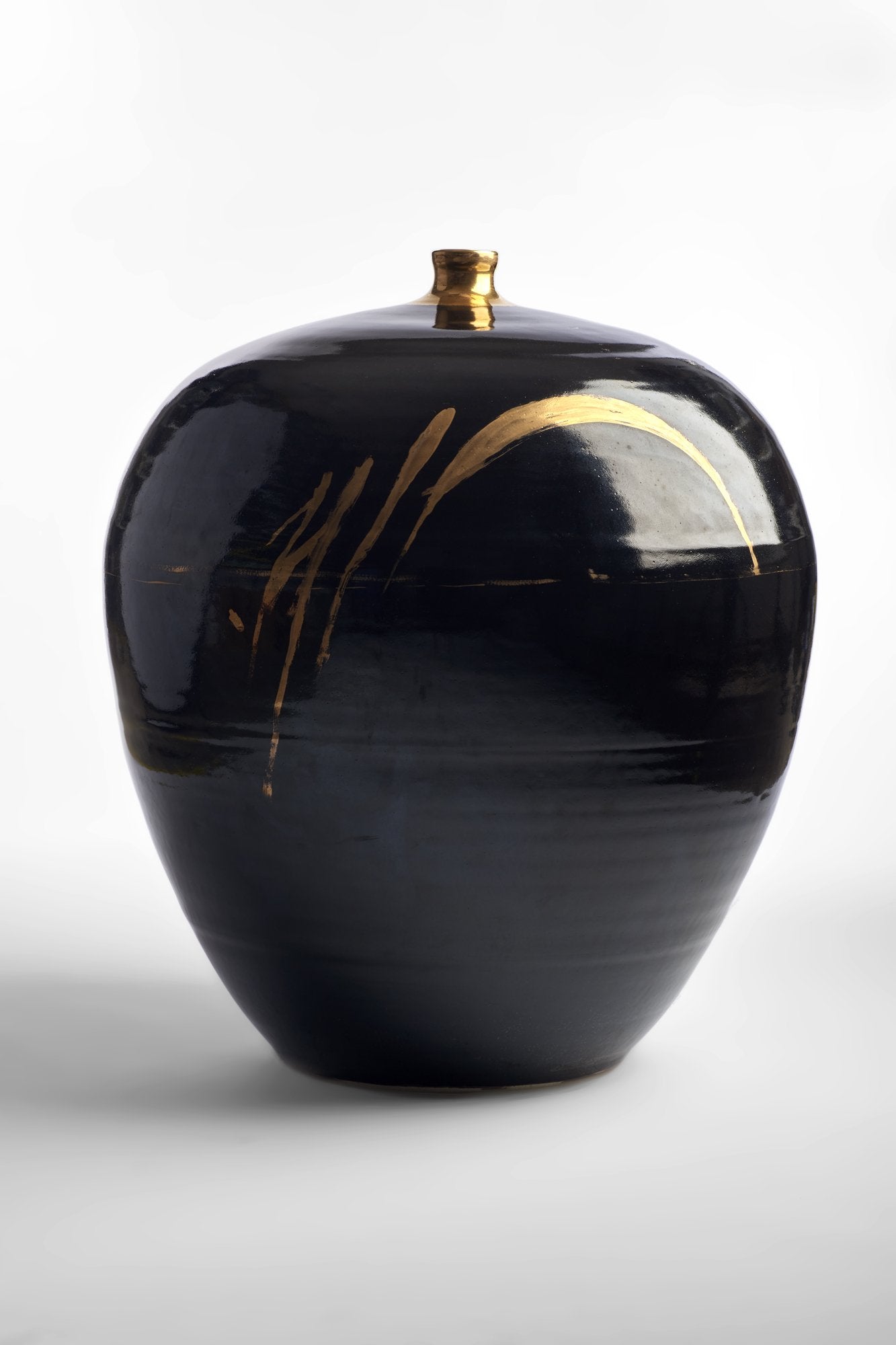 Large Urn  (645DTN_125)