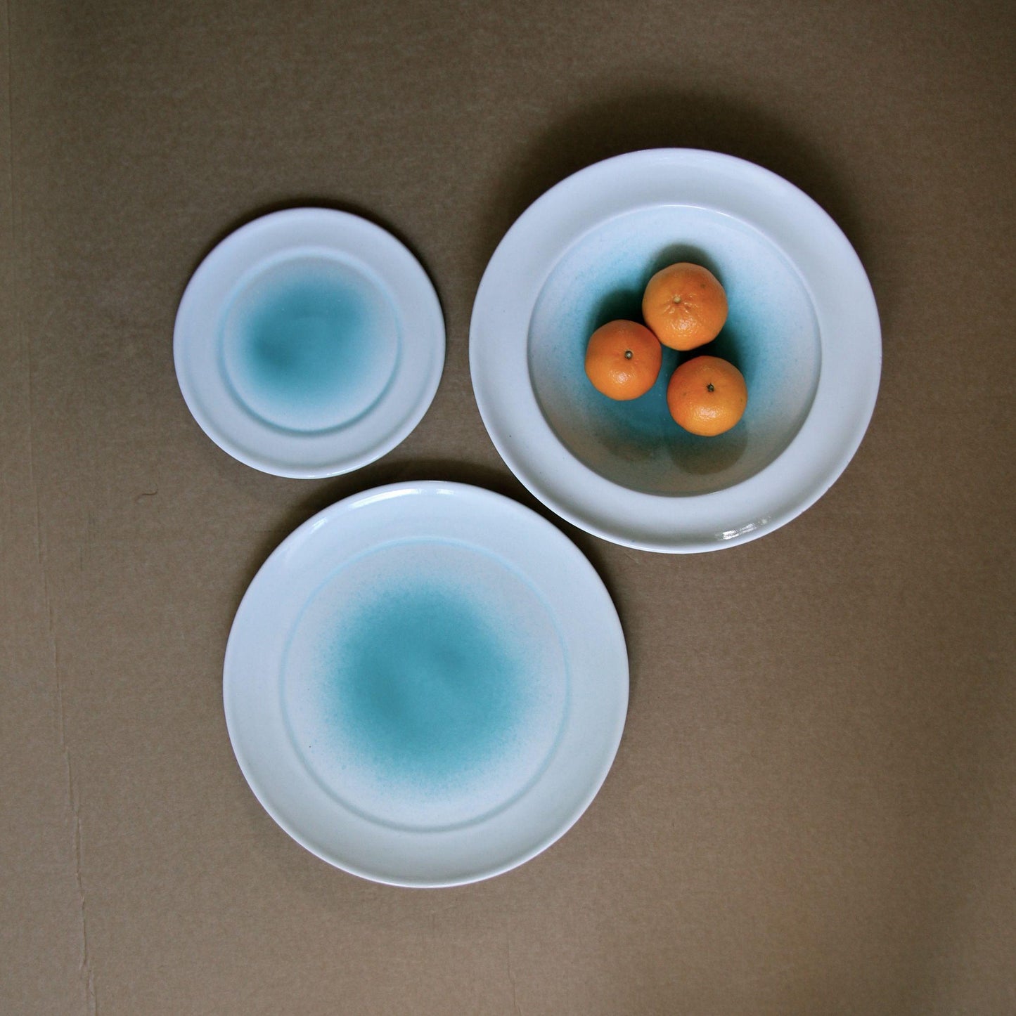 Place Setting (125E/123G/126E), Louis Mulcahy Pottery