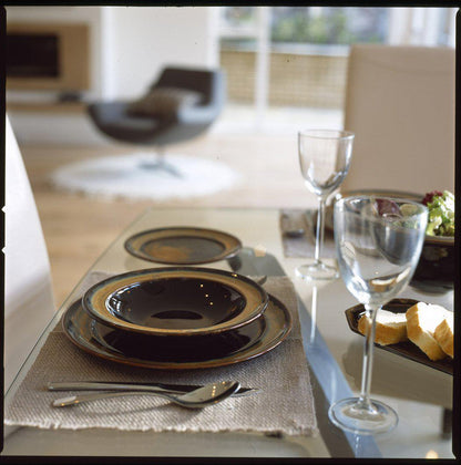 Place Setting (125E/123G/126E), Louis Mulcahy Pottery